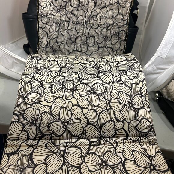 Petunia Pickle Bottom Black Vegan Leather Backpack Floral Lining Changing Pad - Picture 10 of 11